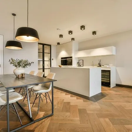 Urban Chic 4-bedroom In Amsterdam